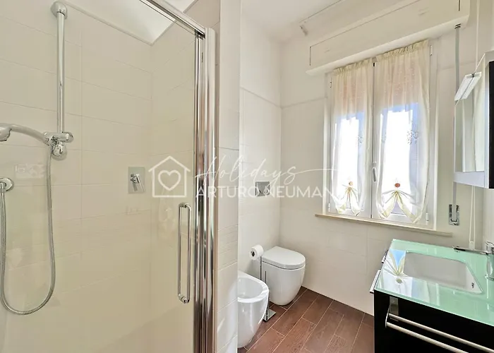 127 - Appartamento Trilocale Al Secondo Piano Con Doppi Servizi, A Numana, In Ottima Posizione, Aria Condizionata - Spiaggia White Beach Club Omaggio Dal Lun Al Ven Fino Al 02-08 Διαμέρισμα Numana